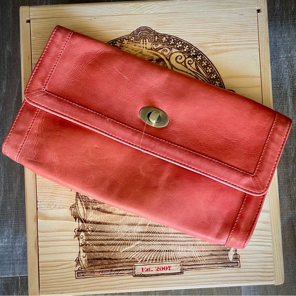 Anthropologie NWT Clutch Retail $98 - Picture 1 of 2